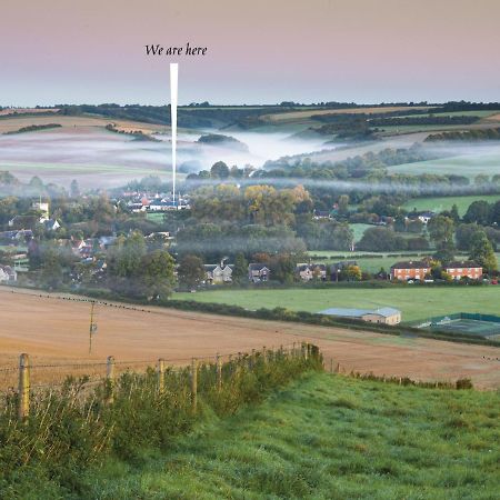 Отель The Queen'S Head At Broad Chalke Экстерьер фото